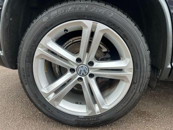 Volkswagen Tiguan 2.0 TDI BlueMotion Tech R-Line DSG 4WD Euro 5 (s/s) 5dr