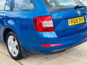 Skoda Octavia 1.6 TDI SE Business DSG Euro 5 (s/s) 5dr