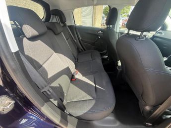 Peugeot 208 1.2 PureTech Signature Euro 6 (s/s) 5dr