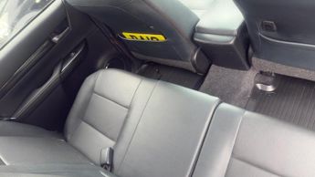 Toyota Hilux 2.4 D-4D Invincible X Auto 4WD Euro 6 4dr (TSS, 3.5t)