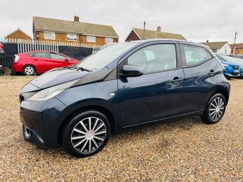 Toyota AYGO 1.0 VVT-i x-play x-shift Euro 6 5dr