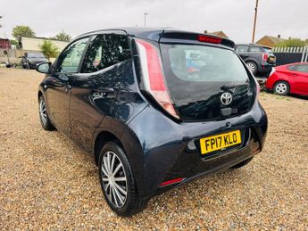 Toyota AYGO 1.0 VVT-i x-play x-shift Euro 6 5dr