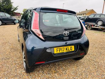 Toyota AYGO 1.0 VVT-i x-play x-shift Euro 6 5dr