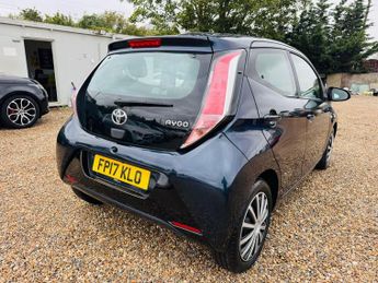 Toyota AYGO 1.0 VVT-i x-play x-shift Euro 6 5dr