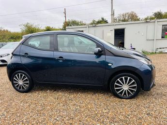 Toyota AYGO 1.0 VVT-i x-play x-shift Euro 6 5dr