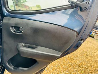 Toyota AYGO 1.0 VVT-i x-play x-shift Euro 6 5dr