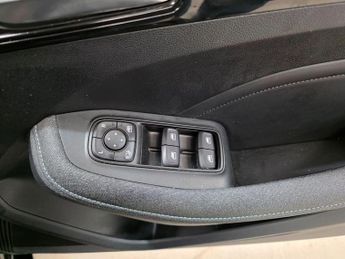 MG MG5 61.1kWh Trophy Long Range Auto 5dr
