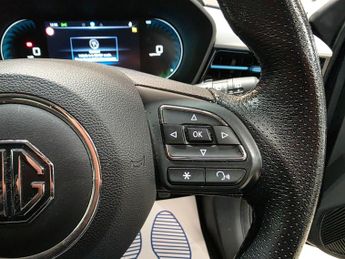 MG MG5 61.1kWh Trophy Long Range Auto 5dr