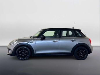 MINI Hatch 1.5 Cooper Classic Hatchback 5dr Petrol Steptronic Euro 6 (s/s) 