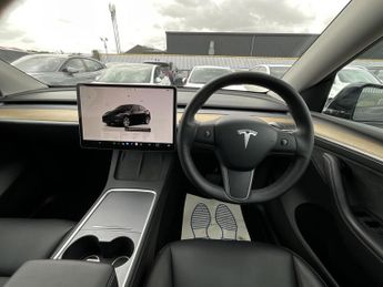 Tesla Model Y LONG RANGE AWD