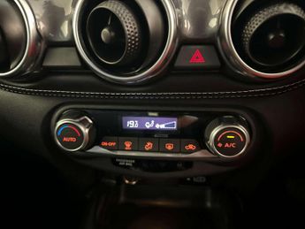 Nissan Juke 1.0 DIG-T N-Connecta SUV 5dr Petrol DCT Auto Euro 6 (s/s) (114 p