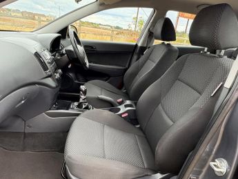 Hyundai i30 1.6 CRDi Comfort Euro 4 5dr