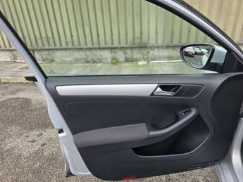 Volkswagen Jetta 1.6 TDI BlueMotion Tech S Euro 5 (s/s) 4dr