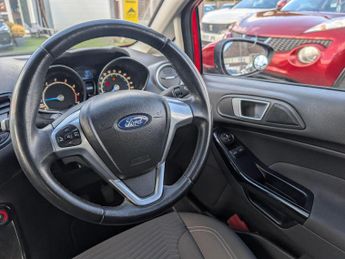Ford Fiesta 1.0T EcoBoost Zetec Euro 5 (s/s) 5dr