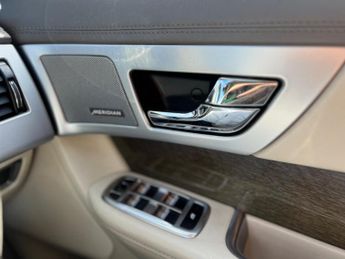 Jaguar XF 2.2d Premium Luxury Auto Euro 5 (s/s) 4dr