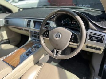 Jaguar XF 2.2d Premium Luxury Auto Euro 5 (s/s) 4dr
