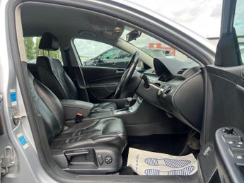 Volkswagen Passat 2.0 TDI Highline Plus DSG Euro 5 4dr