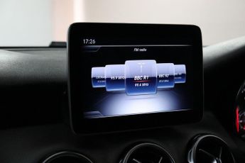 Mercedes-Benz GLA 1.6 GLA180 Urban Edition 7G-DCT Euro 6 (s/s) 5dr