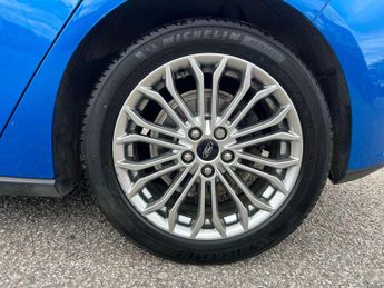 Ford Focus 1.0T EcoBoost Titanium X Auto Euro 6 (s/s) 5dr