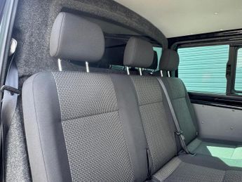Volkswagen Transporter 2.0 TDI T32 Highline Kombi DSG FWD LWB High Roof Euro 6 (s/s) 5d