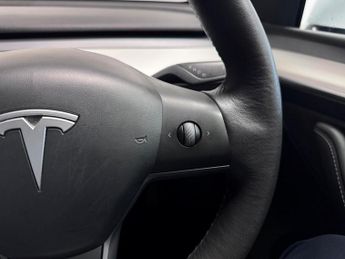 Tesla Model Y (Dual Motor) Long Range SUV 5dr Electric Auto 4WDE (384 bhp)