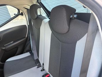 Toyota AYGO 1.0 VVT-i x-play Euro 5 5dr Euro 5