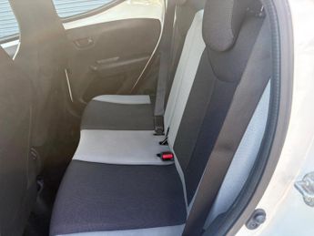 Toyota AYGO 1.0 VVT-i x-play Euro 5 5dr Euro 5