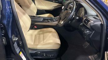 Lexus IS 2.5 300h Luxury E-CVT Euro 5 (s/s) 4dr