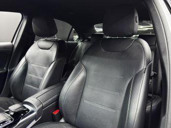 Mercedes-Benz A Class 2.0 A35 AMG (Premium) SpdS DCT 4MATIC Euro 6 (s/s) 4dr