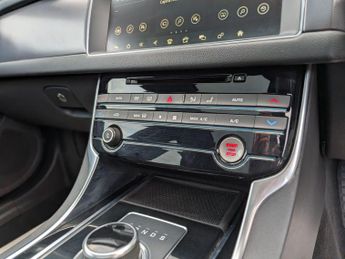 Jaguar XF 2.0d R-Sport Sportbrake Auto AWD Euro 6 (s/s) 5dr