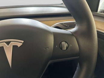 Tesla Model Y (Dual Motor) Long Range SUV 5dr Electric Auto 4WDE (384 bhp)