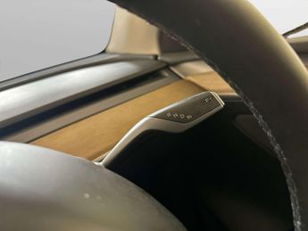 Tesla Model Y (Dual Motor) Long Range SUV 5dr Electric Auto 4WDE (384 bhp)