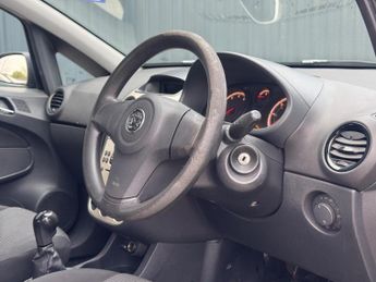 Vauxhall Corsa 1.2i 16v Life 5dr