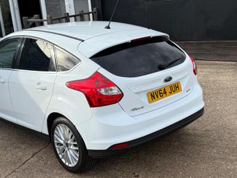 Ford Focus 1.0T EcoBoost Zetec Navigator Euro 5 (s/s) 5dr