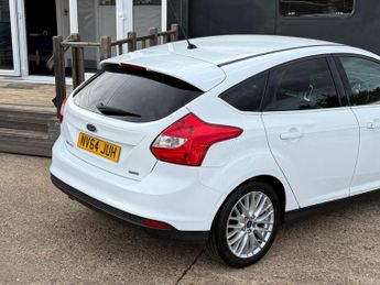 Ford Focus 1.0T EcoBoost Zetec Navigator Euro 5 (s/s) 5dr