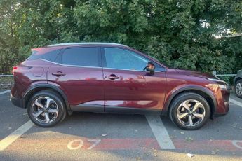 Nissan Qashqai 1.3 DiG-T 158 BHP N-Connecta 5dr Xtronic