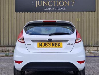 Ford Fiesta 1.0T EcoBoost Zetec Euro 5 (s/s) 5dr