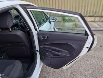 Ford Fiesta 1.0T EcoBoost Zetec Euro 5 (s/s) 5dr