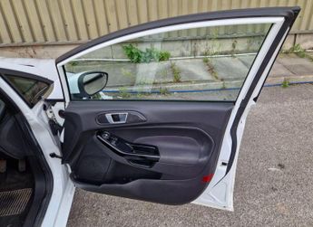 Ford Fiesta 1.0T EcoBoost Zetec Euro 5 (s/s) 5dr