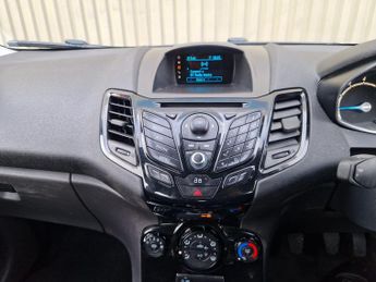 Ford Fiesta 1.0T EcoBoost Zetec Euro 5 (s/s) 5dr