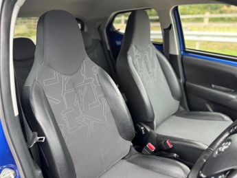 Toyota AYGO 1.0 VVT-i x-clusiv x-shift Euro 6 5dr (Safety Sense)