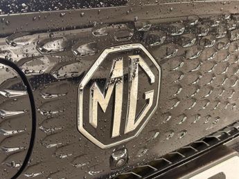 MG MG ZS 72.6kWh Trophy Long Range Auto 5dr