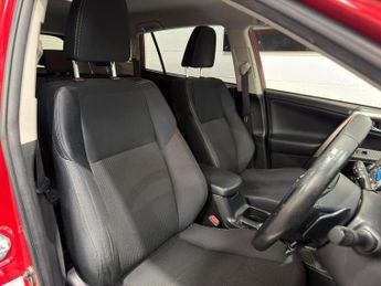 Toyota RAV4 2.2 D-CAT Icon Auto 4WD Euro 5 5dr