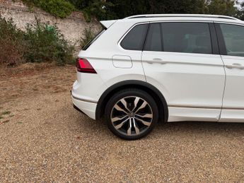 Volkswagen Tiguan 2.0 TDI R-Line Tech DSG 4Motion Euro 6 (s/s) 5dr