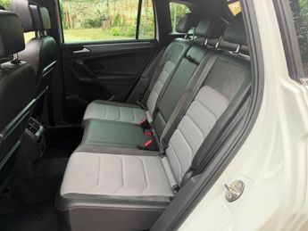 Volkswagen Tiguan 2.0 TDI R-Line Tech DSG 4Motion Euro 6 (s/s) 5dr
