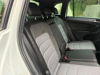 Volkswagen Tiguan 2.0 TDI R-Line Tech DSG 4Motion Euro 6 (s/s) 5dr