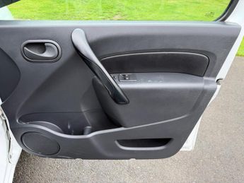 Nissan NV250 1.5 dCi Tekna L1 Euro 6 (s/s) 4dr