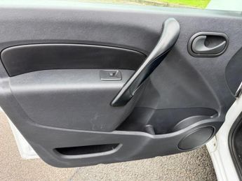 Nissan NV250 1.5 dCi Tekna L1 Euro 6 (s/s) 4dr