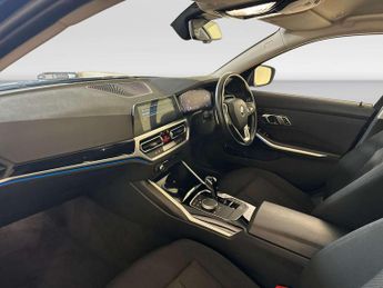 BMW 3 Series 2.0 330e 12kWh SE Pro Touring 5dr Petrol Plug-in Hybrid Auto Eur