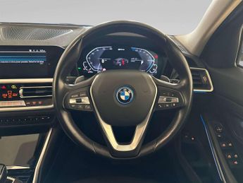 BMW 3 Series 2.0 330e 12kWh SE Pro Touring 5dr Petrol Plug-in Hybrid Auto Eur